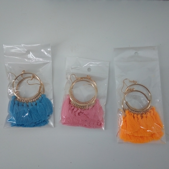 Jewelry Stand w. 3 New Pairs of Colorful Fringe Earrings - Picture 5 of 16